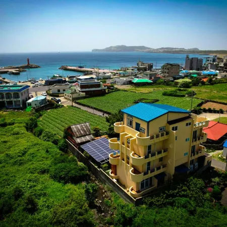 Ttottot Jeju Backpackers Отели рядом с достопримечательностью «Дельфинарий Marine Park»