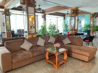 Krabi Golden Hill Hotel - Parkplatz