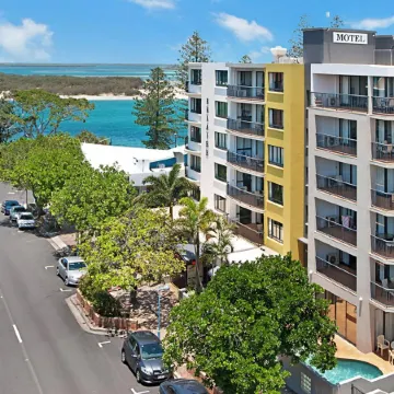 Belaire Place Motel Apartments Отели рядом с достопримечательностью «Голден-Бич»