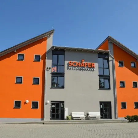 Schäfer Boardinghouse Отели рядом с достопримечательностью «Железнодорожный вокзал Мюнхен-Фрайхам»
