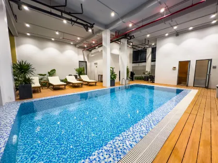 C-Hotel Отели рядом с достопримечательностью «University of Management and Economic»