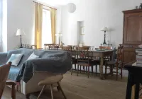 La Maison Jeanne d'Arc Hotels in Villiers-Saint-Benoit