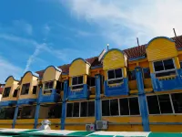 水瓶座桑拿旅館-限男同志 鄰近芭東天堂鳥區（Paradise Complex Patong）的酒店