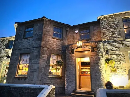 Sturdys Castle Hotels in Duns Tew