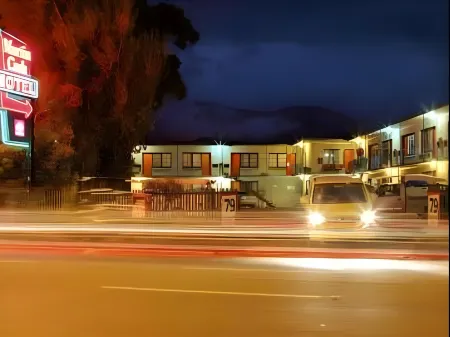 Martin Cash Motel Отели рядом с достопримечательностью «Тасманиан Транспорт Музеум»