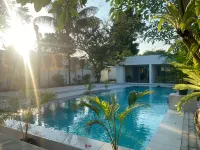 Ayom Suite - Swimmingpools