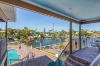 Bay Palms Waterfront Resort - Hotel and Marina