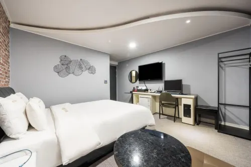 Gunsan Hotel May