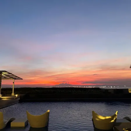 175sqm Luxurious Seaview 3 Bedrooms Facing Manila Bay Sunset, Airport, Okada, Solaire,MOA