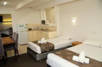 Ocean Views Motel Lakes Entrance - Motels