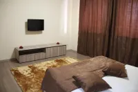 Cross Apartments and Tours - Mountain view