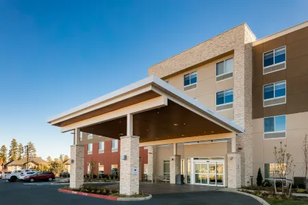 Holiday Inn Express & Suites Bend South
