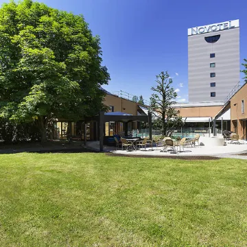 Novotel Milano Linate Aeroporto Отели рядом с достопримечательностью «Железнодорожная станция Milan Rogoredo»