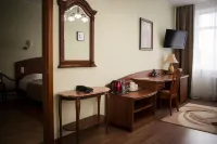 Oktyabryskaya Hotel