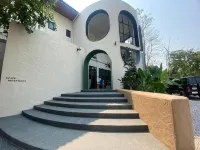 233Poshtel Hotels in 