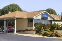 Travelodge by Wyndham Ridgeway Martinsville Area Hotels in Eden