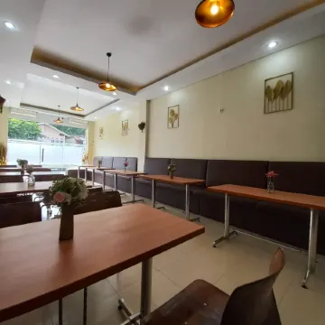 Grand Avira Hotel