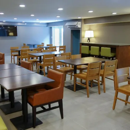 Country Inn & Suites Downtown Convention Center by Radisson, Gatlinburg, TN