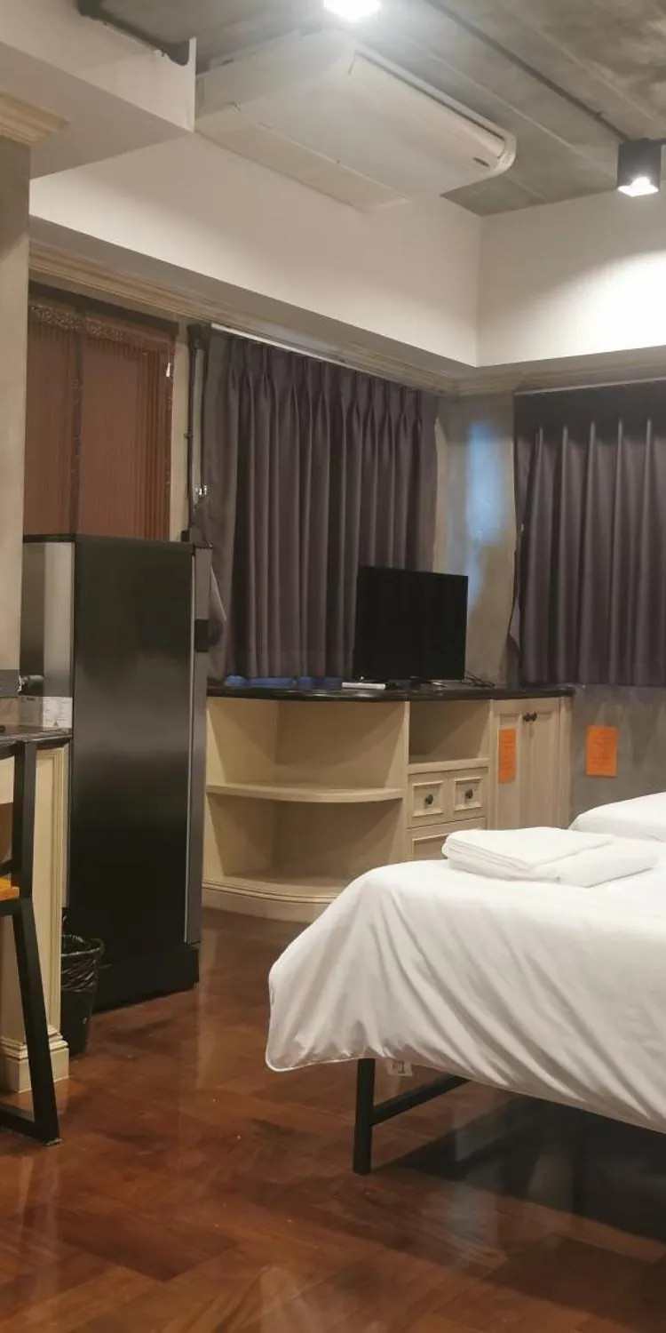 ห้องสำหรับสามท่านพร้อมฝักบัวอาบน้ำ