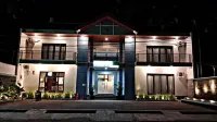 Crown Hotel Pangandaran Syariah Pantai Barat Pos3 주변 호텔