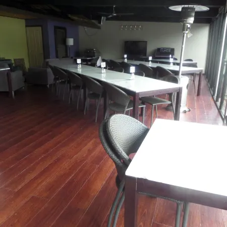 Motel Oasis Отели в г. Кингарой