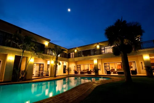 Fairway Guest House - parking