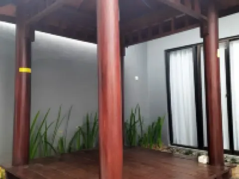 Villa Ubud Anyer - Villa Mungil 2 Br Hoteles en Anyar