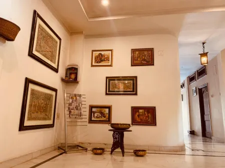 Hotel Devika Отели в г. Дибрагарх