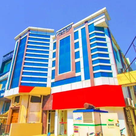 Hotel Panache 500 Mtrs from Shri Krishna Janma Bhumi Teample