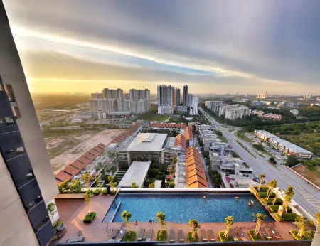 Cyberjaya | Tamarind Loft with Sky Pool & Mall