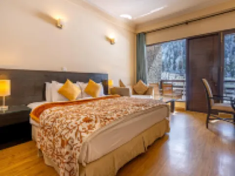 Heevan Villa's Sonamarg - River Front Luxury Retreat Hotéis em Ganderbal