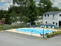 Belle Isle Motel - Pools