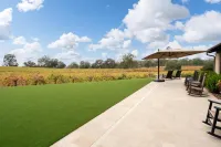 Grand Reserve Inn - parking