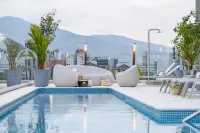 Landmark Hotel - Pools