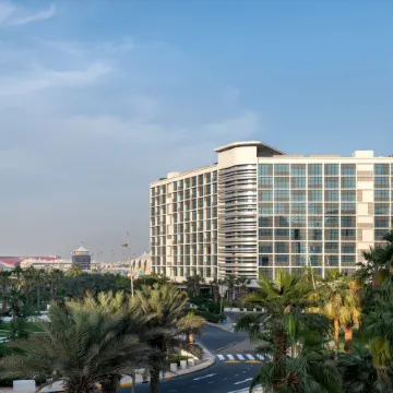 Yas Plaza Marina by IHG Отели рядом с достопримечательностью «Пристань для яхт Яс»