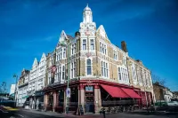 Red Lion - Bed and Breakfasts