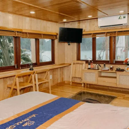 Lan Ha Floating Homestay