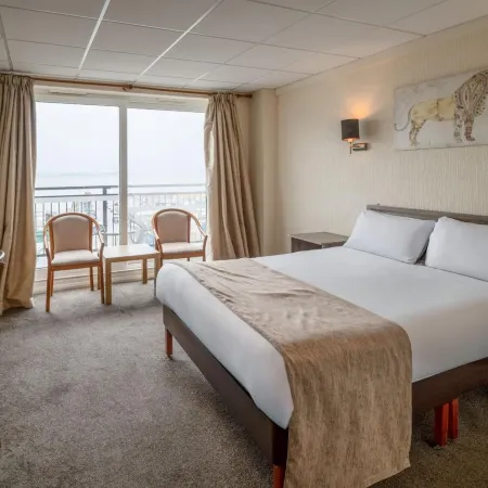 The Grand Burstin Hotel
