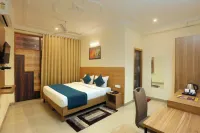 Hotel Lemon Suites & Banquet Noida Sector 62 - parking