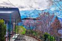 Himalayan High, Auli, by Himalayan Eco Lodges - Mountain view