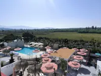 Hotel Avenida Tropical by Bossh! Hotels - Pools