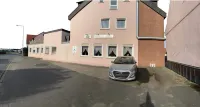 Gasthof Kirchberger - parking