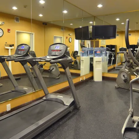 Quality Inn & Suites Airport North - Stone Oak