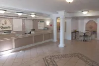 La Quinta Inn by Wyndham Bakersfield South Hotels in Oildale