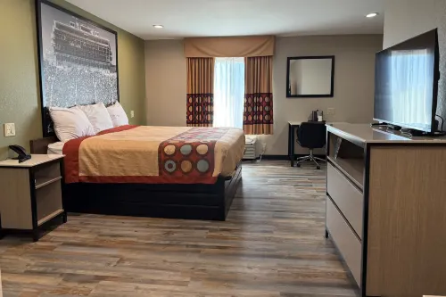 Super 8 by Wyndham Frankfort IN