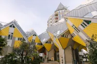 Rose Hotel Het Park, Sonder Hotels near Rotterdamsch Studenten Gezelschap (RSG)