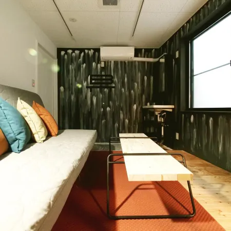 Bench Hostel & 3rd Place