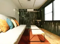 Bench Hostel & 3rd Place