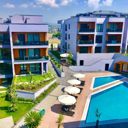 Green Hills Suites