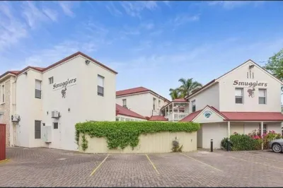 Smugglers Inn Studio Apartments
